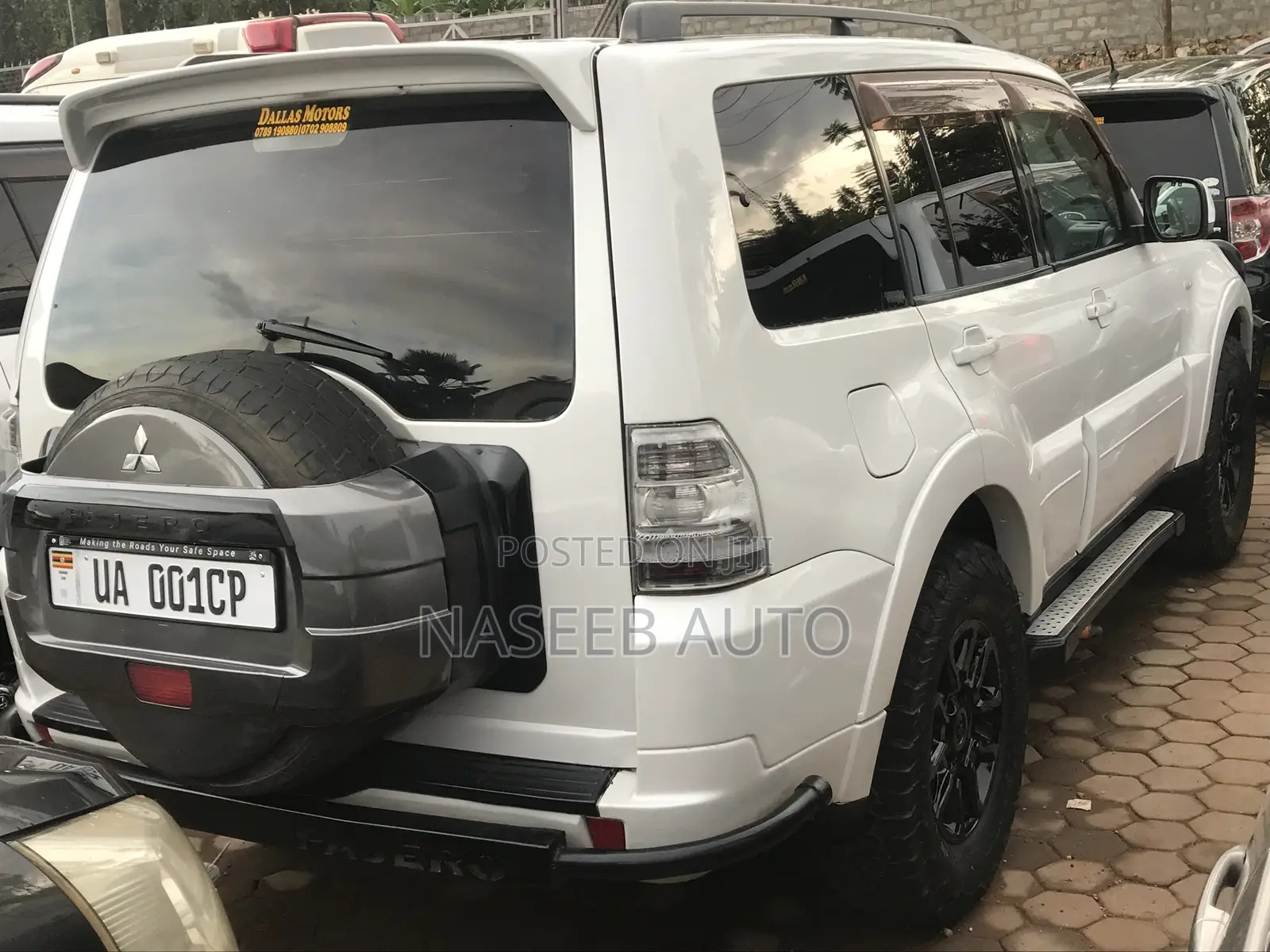 Mitsubishi Pajero 2009 White