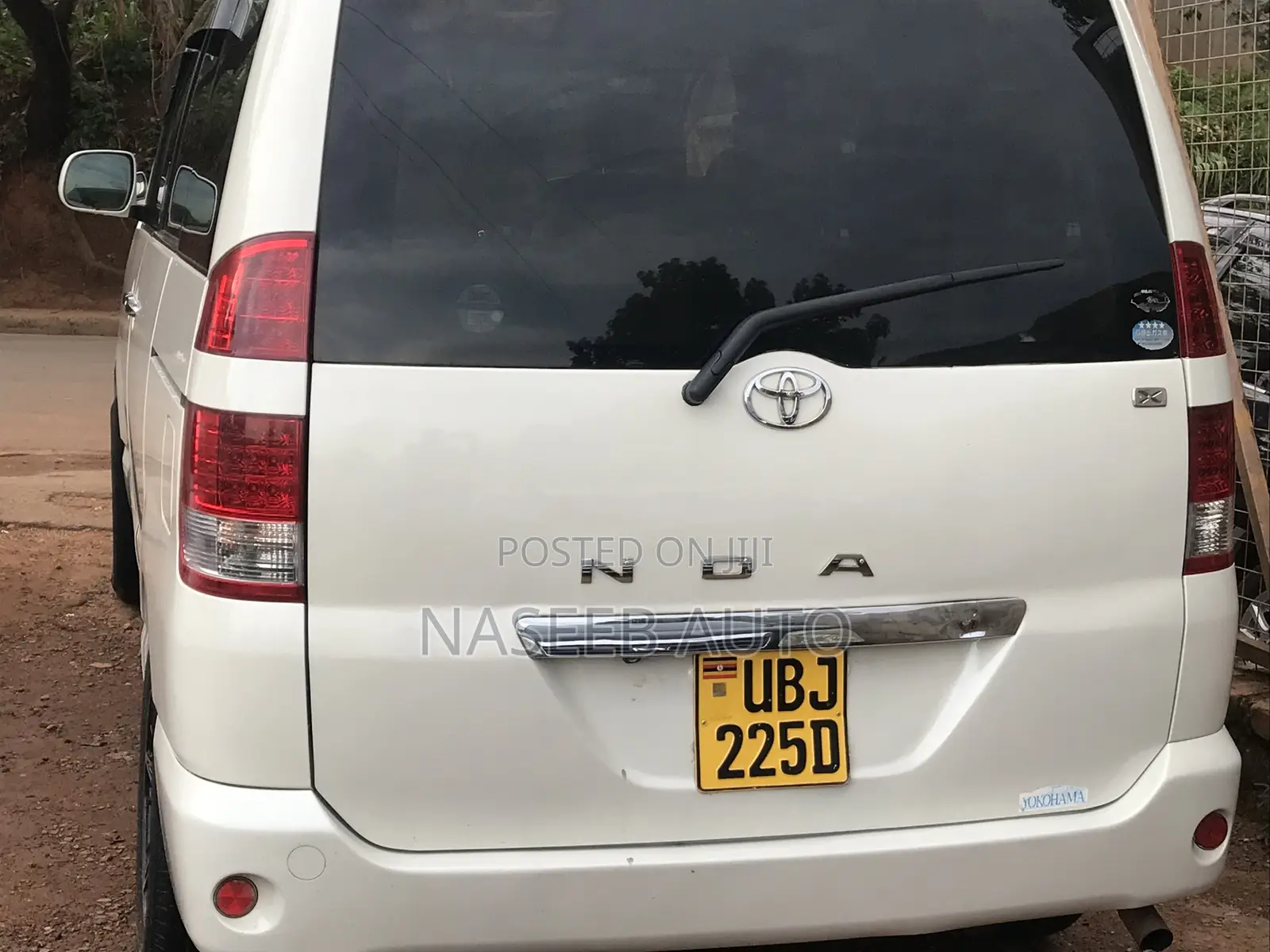 Toyota Noah 2006 White