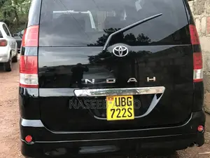 Toyota Noah 2006 Black