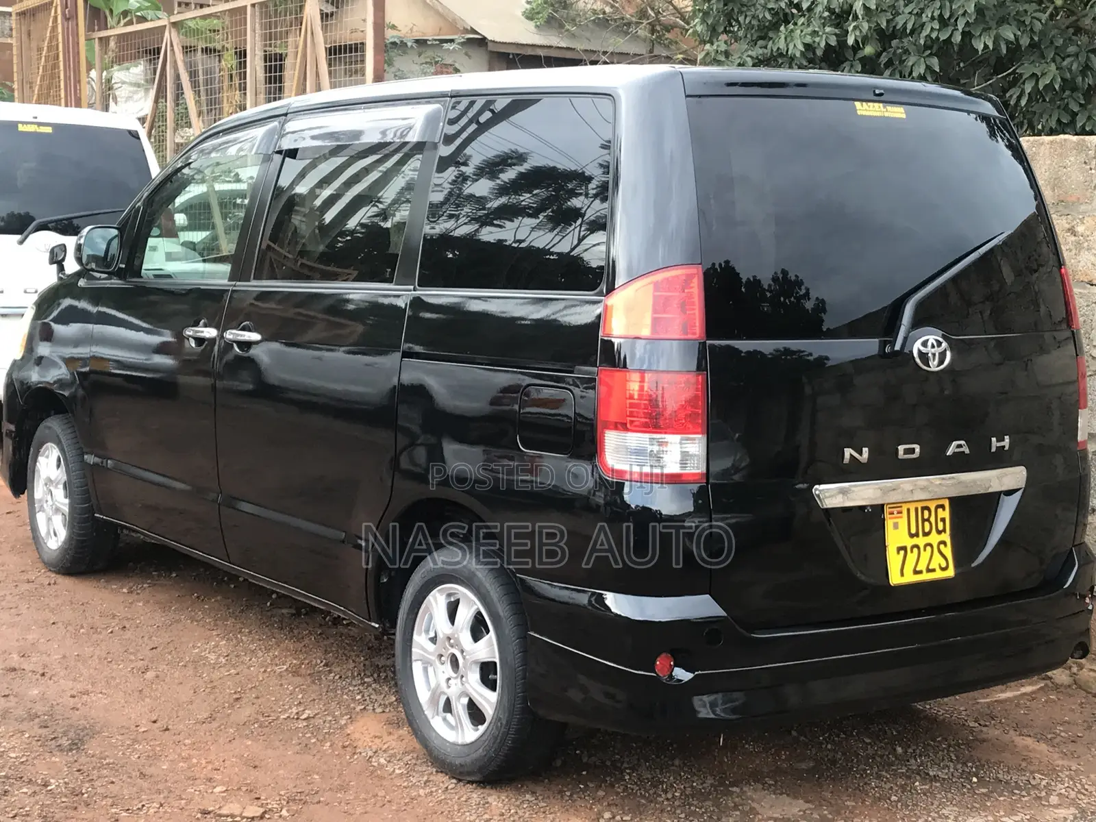 Toyota Noah 2006 Black