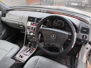 Mercedes-Benz C200 2000 Silver