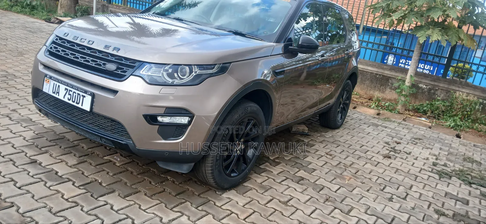 Land Rover Discovery 2018 Gold