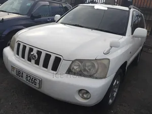 Toyota Kluger 2003 White