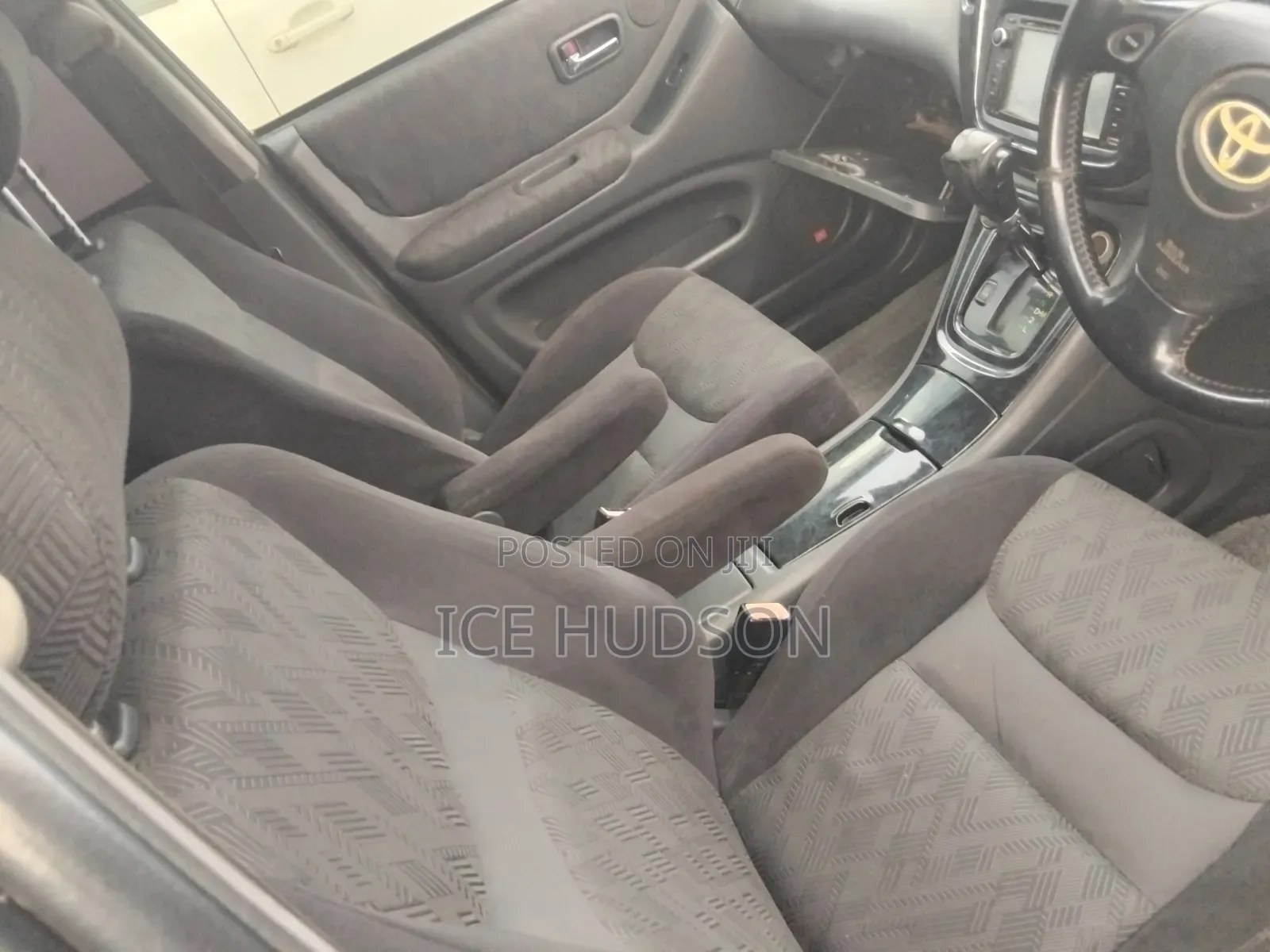 Toyota Kluger 2003 White