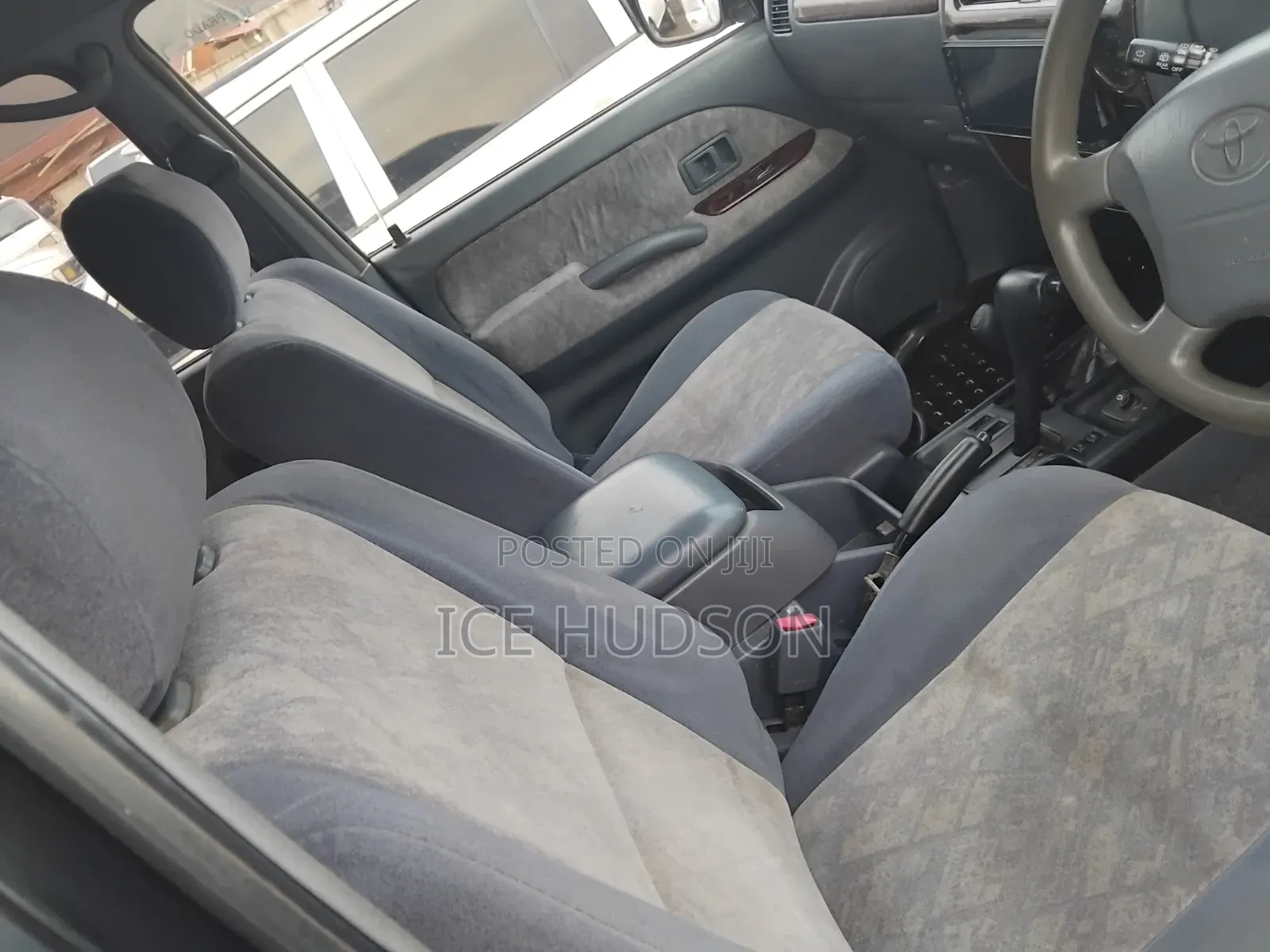 Toyota Land Cruiser Prado 2001