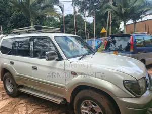 Toyota Land Cruiser Prado 2000 Gray