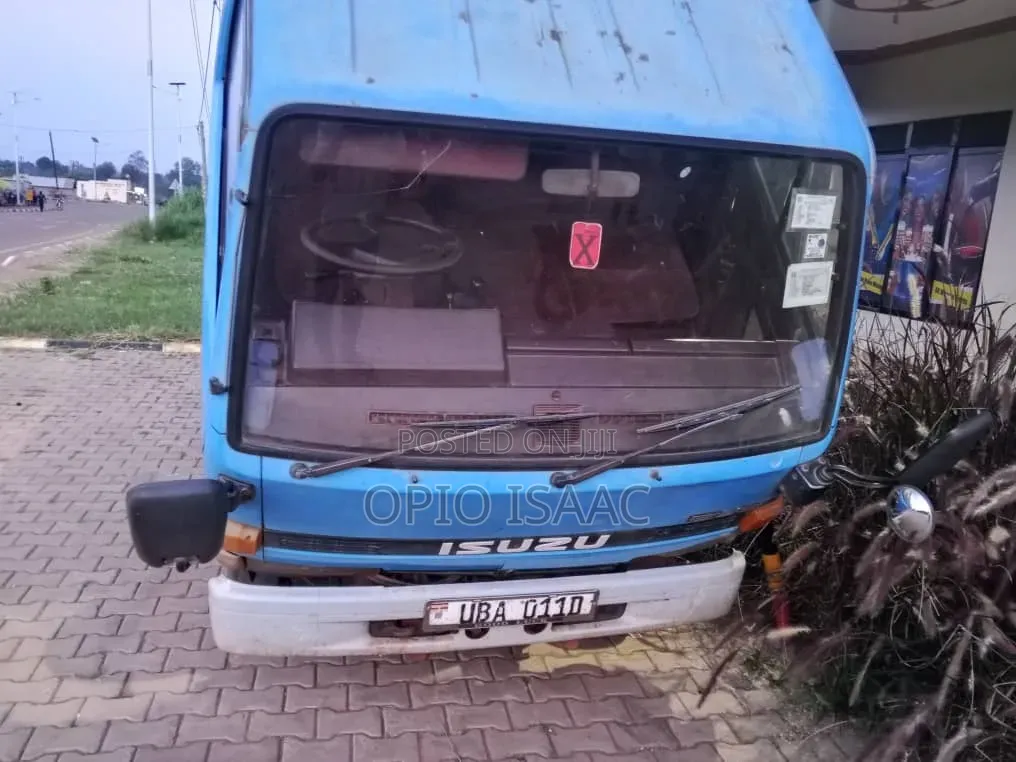 Isuzu Elf Truck