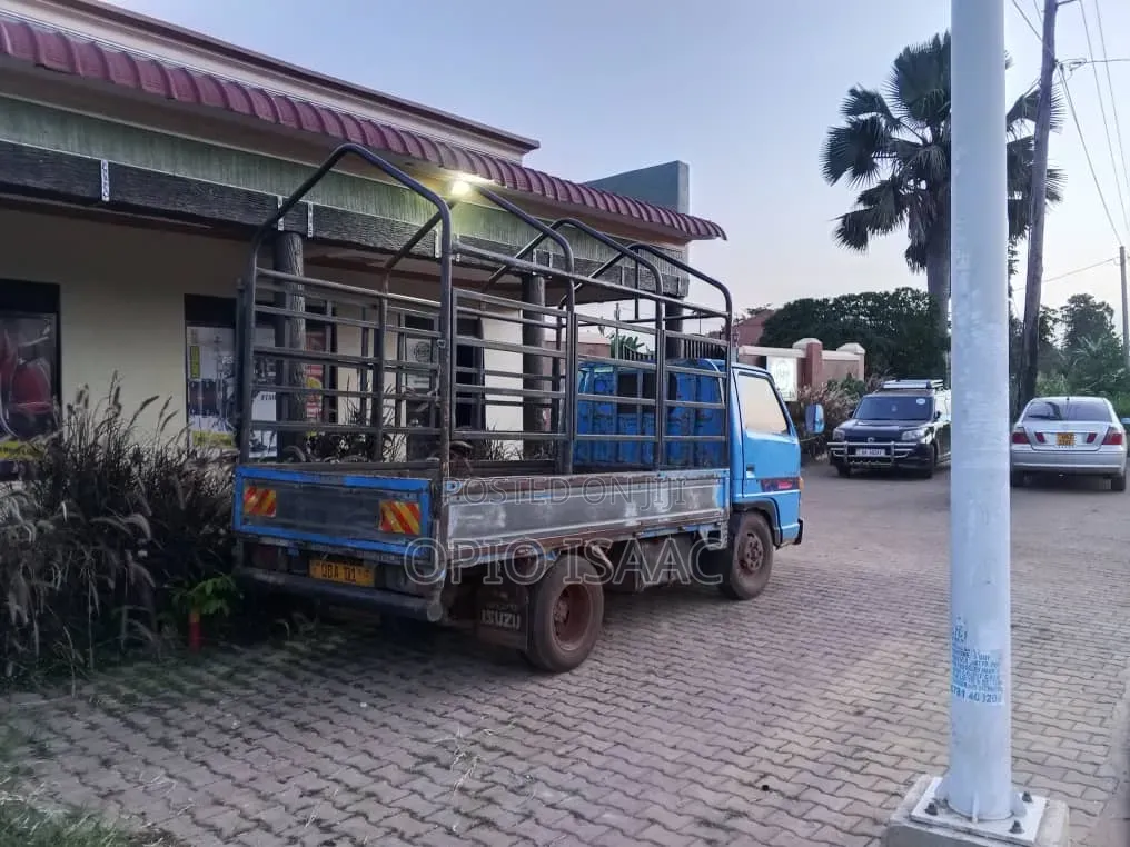 Isuzu Elf Truck
