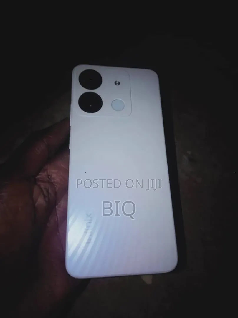 New Infinix Smart 7 64 GB White