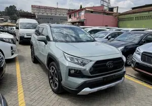 Toyota RAV4 Adventure AWD 2020 Green