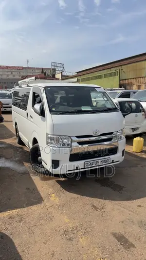 Toyota HiAce 2014 White