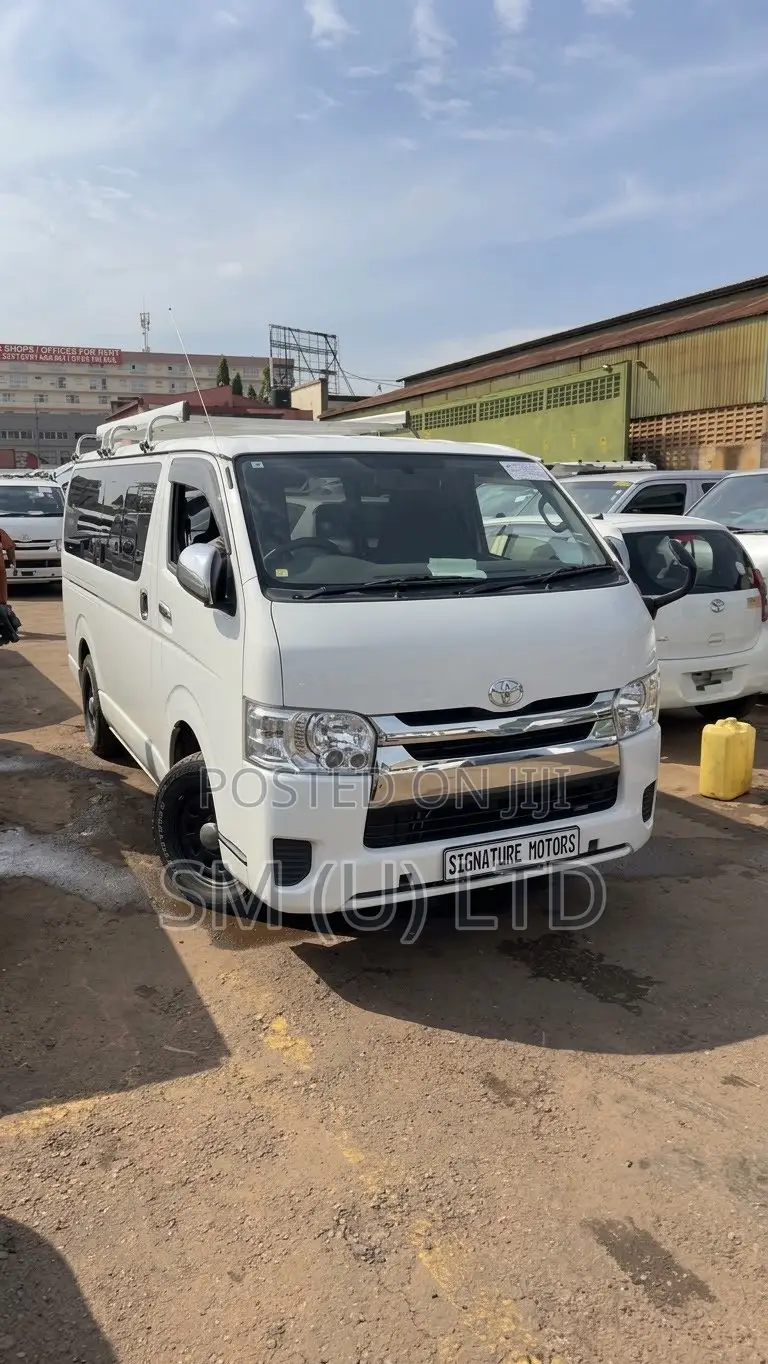 Toyota HiAce 2014 White