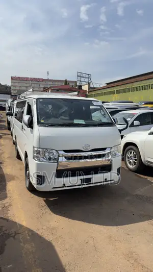 Toyota HiAce 2014 White