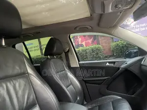 Volkswagen Tiguan 2010 Black