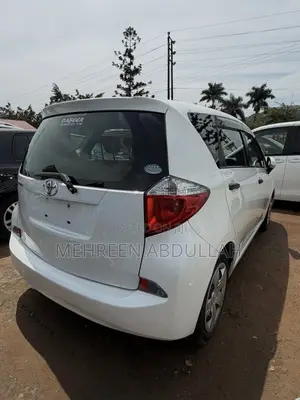 Toyota Ractis 1.5 AWD 2013 White