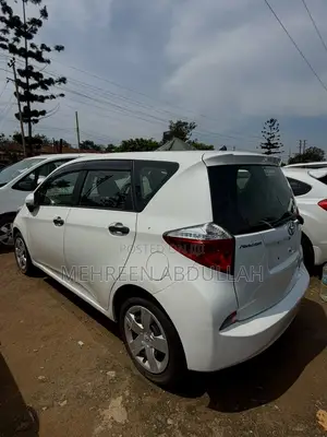 Toyota Ractis 1.5 AWD 2013 White