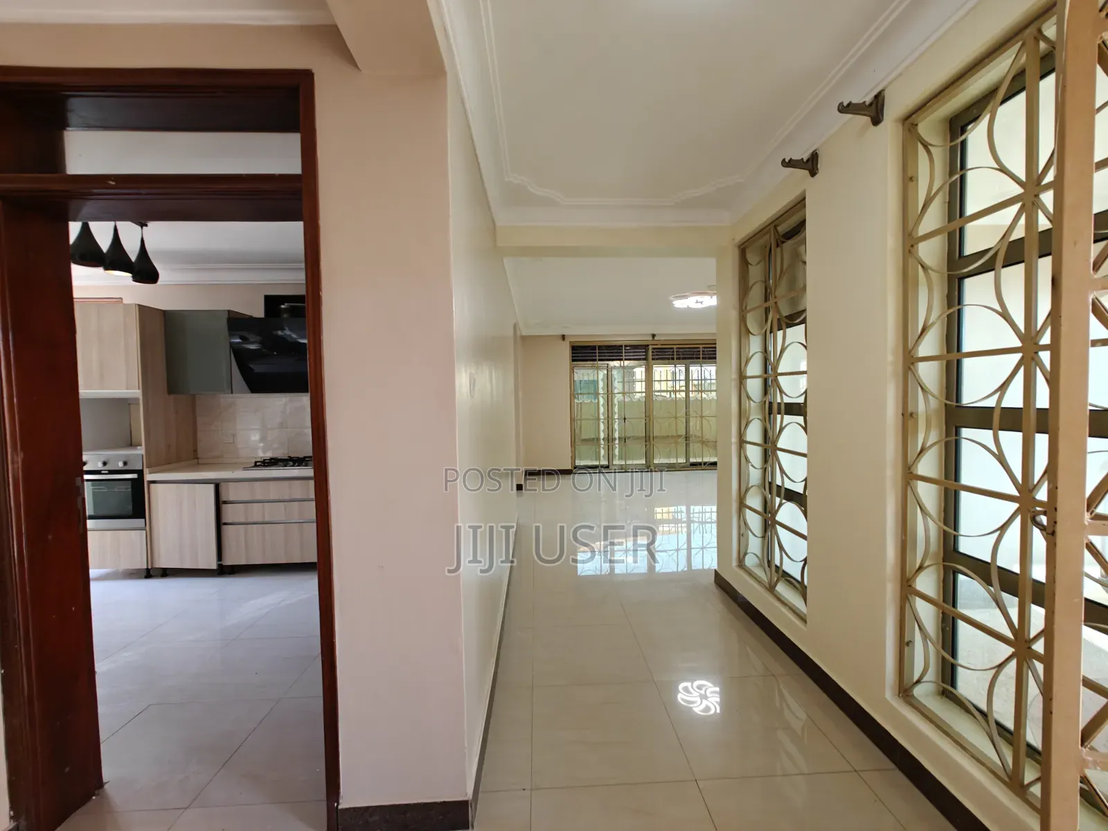 5bdrm Mansion in Victoria Estate, Katabi for sale
