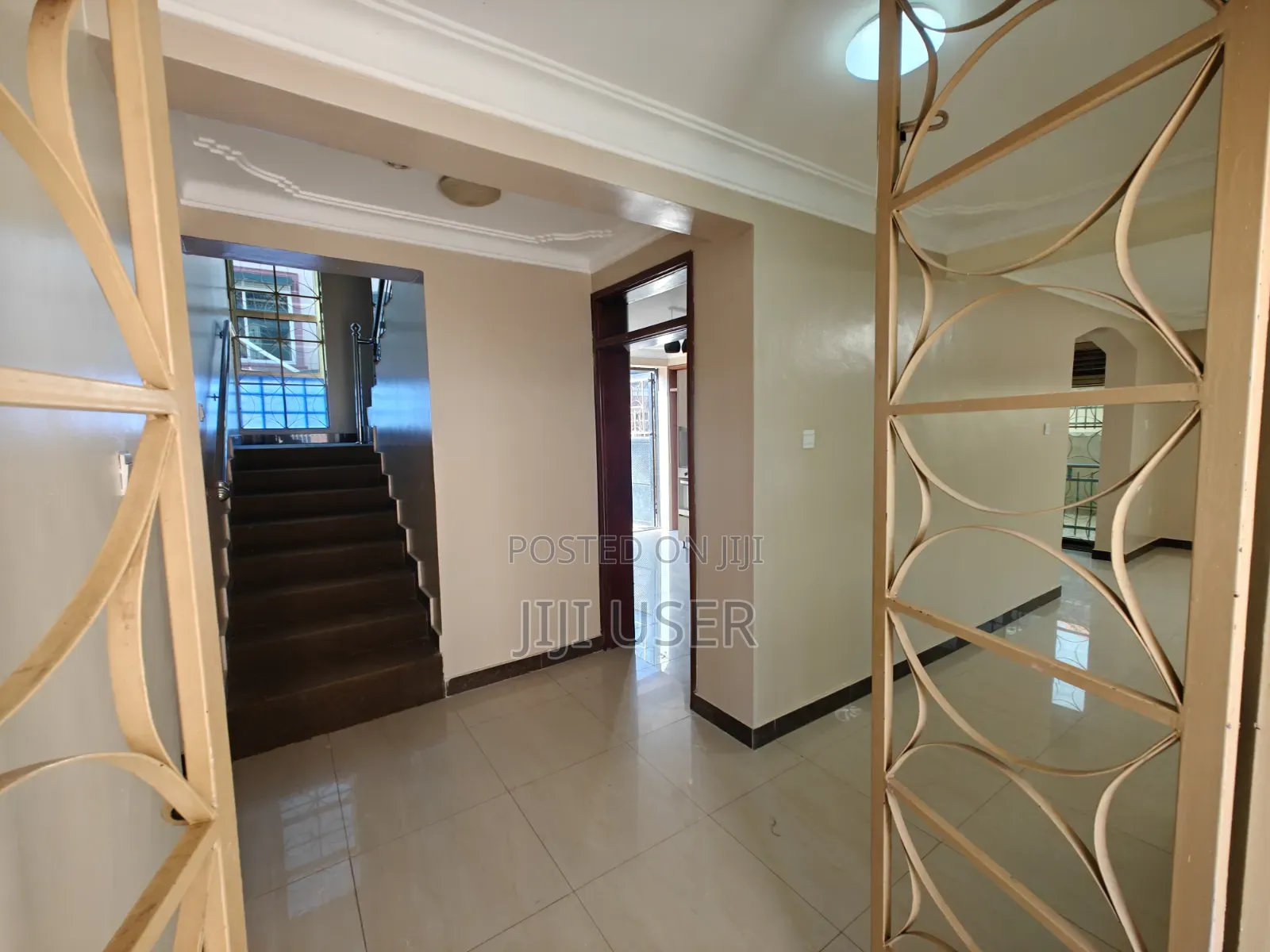 5bdrm Mansion in Victoria Estate, Katabi for sale