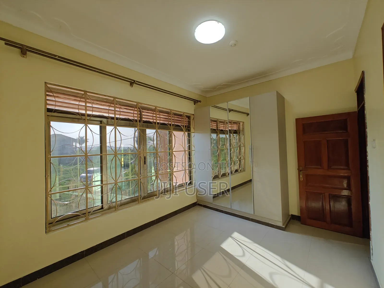 5bdrm Mansion in Victoria Estate, Katabi for sale