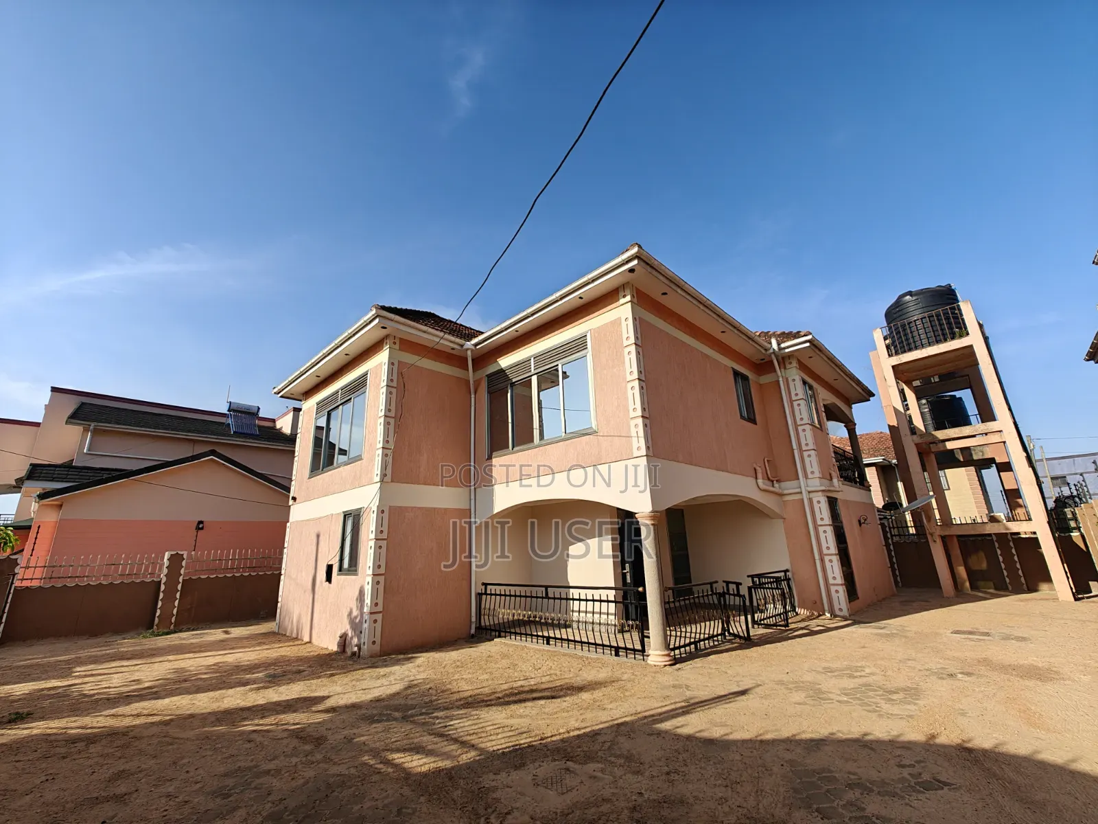 5bdrm Mansion in Victoria Estate, Katabi for sale
