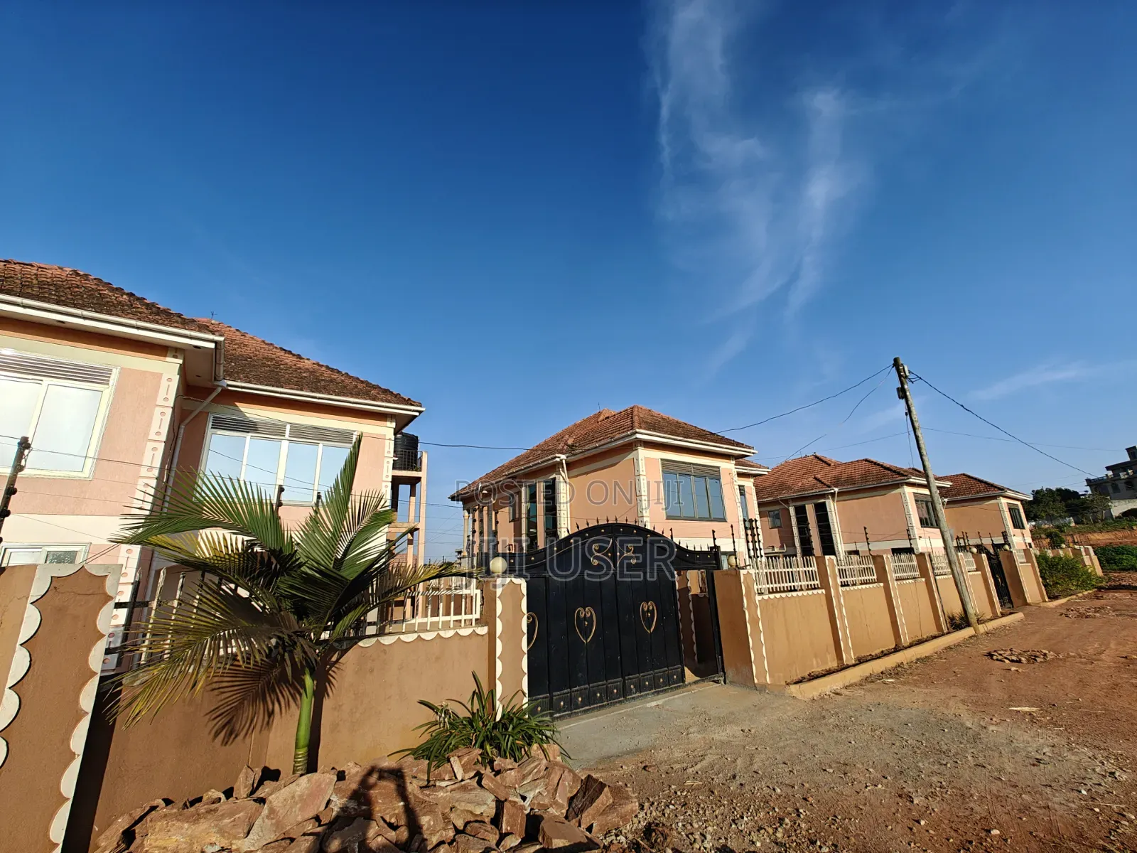 5bdrm Mansion in Victoria Estate, Katabi for sale