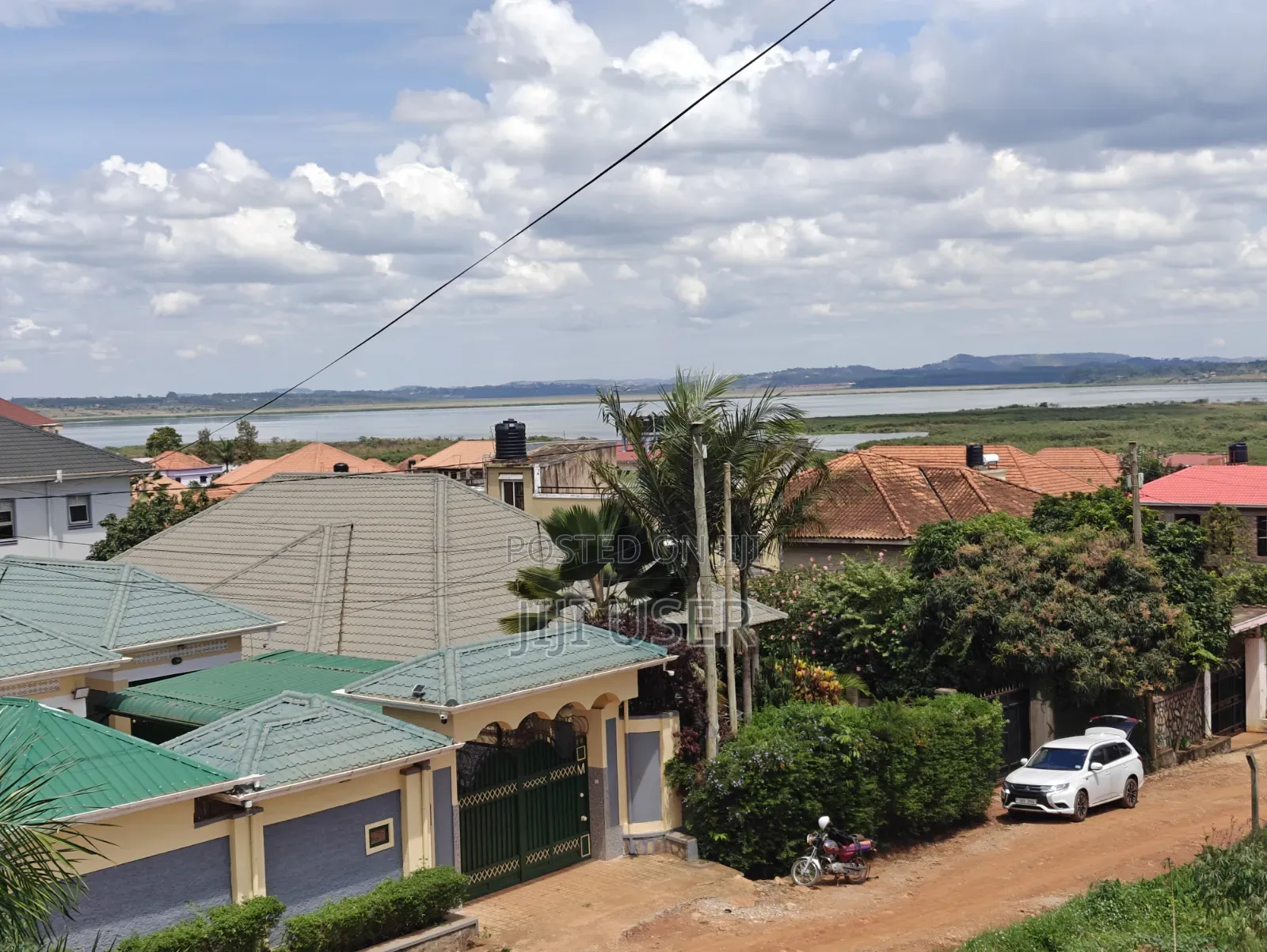 6bdrm Mansion in Victoria Estate, Katabi for sale