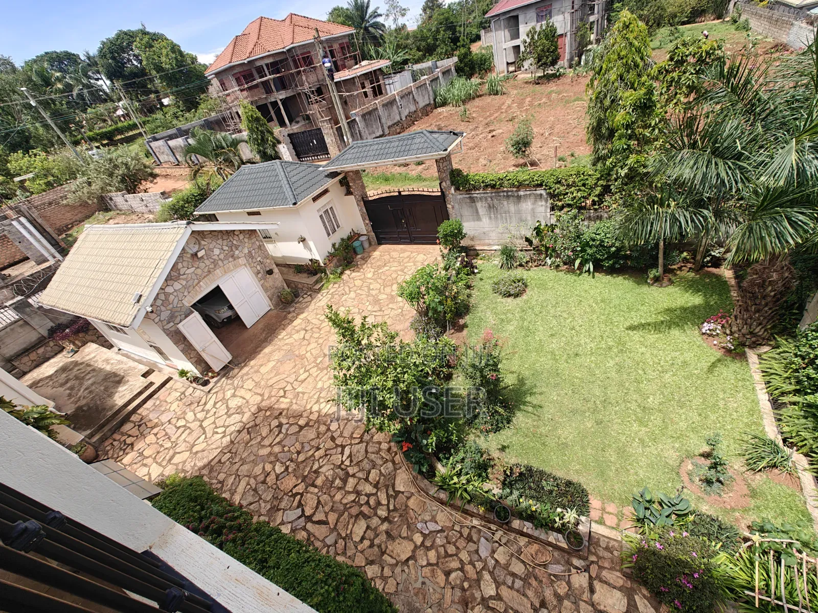 6bdrm Mansion in Victoria Estate, Katabi for sale