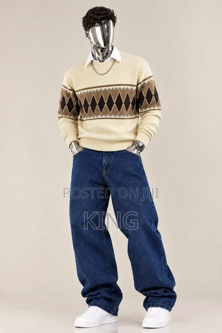 Cream/Beige Round-Neck Knit Sweater