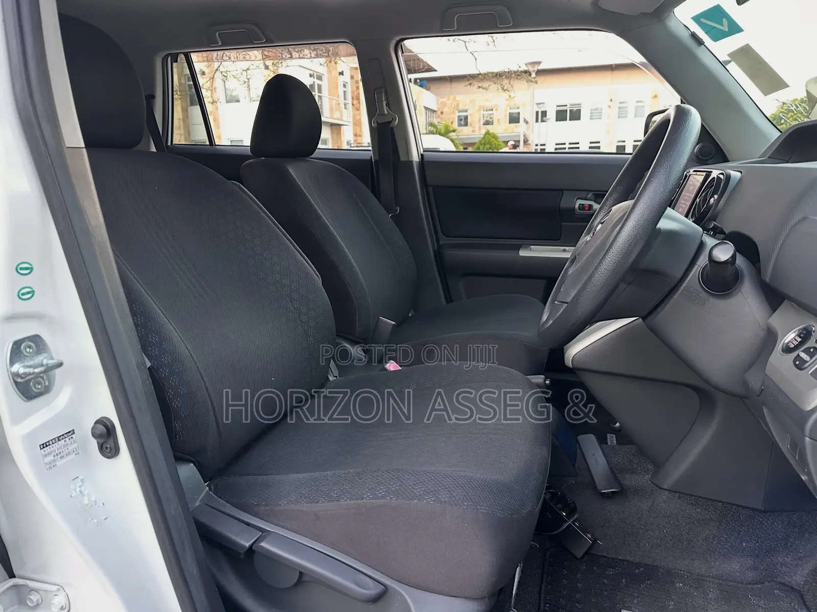 Toyota Corolla Rumion Hatchback 1.5 FWD 2011 White
