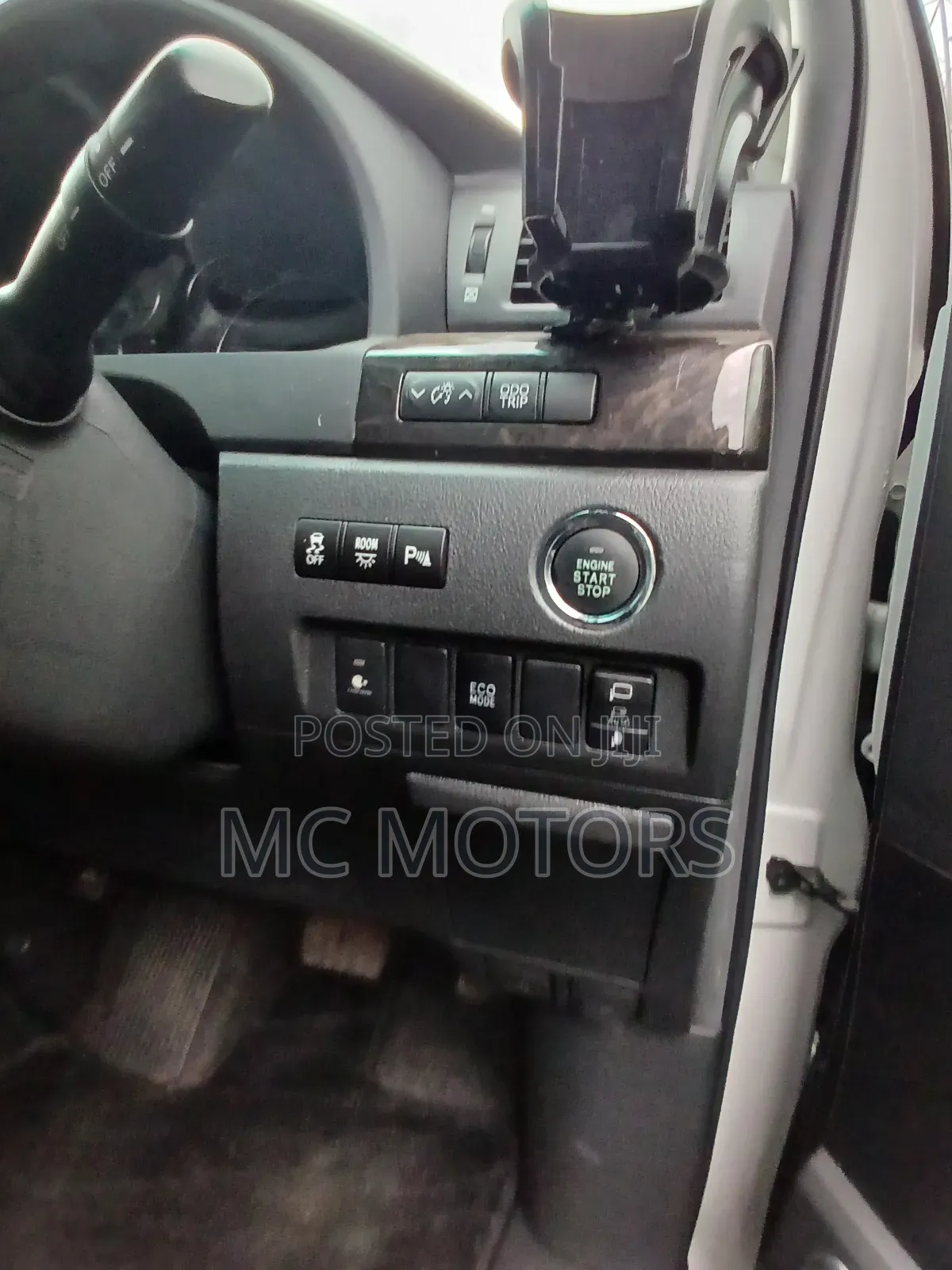 Toyota Alphard 2.4 Petrol AWD 2014 White