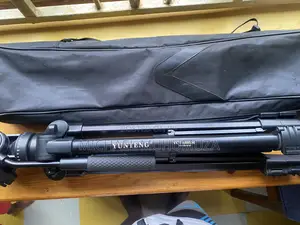 Tripod (Yunteng VCT-880rm)
