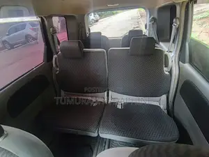 Toyota Sienta 2010 Silver