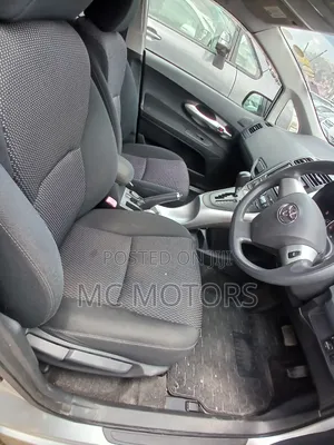 Toyota Auris 2012 Silver