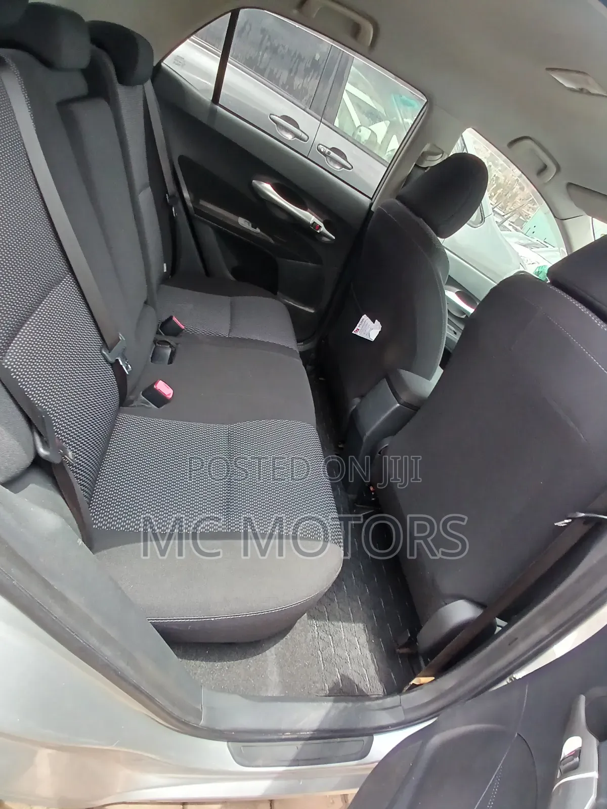 Toyota Auris 2012 Silver