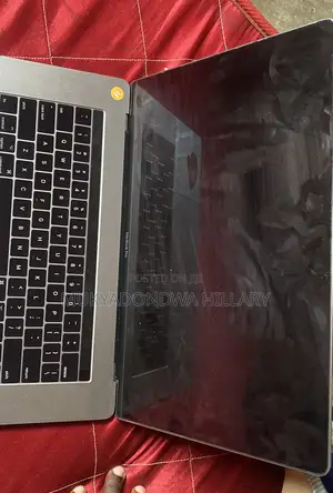 Laptop Apple MacBook Pro 2017 32GB Intel Core i7 SSD 16 GB