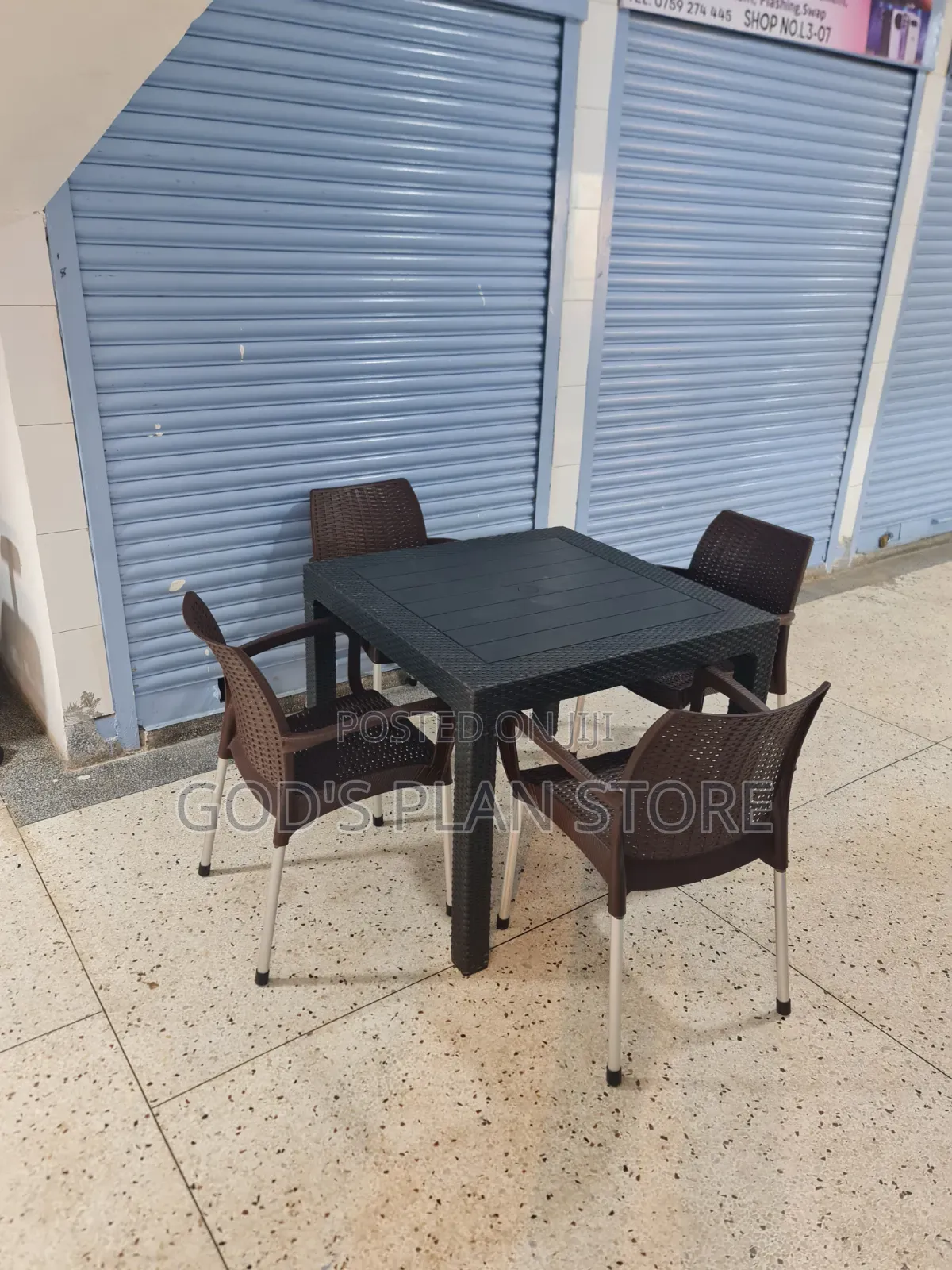 Garden and Parties Dining Plastic Table and Chairs