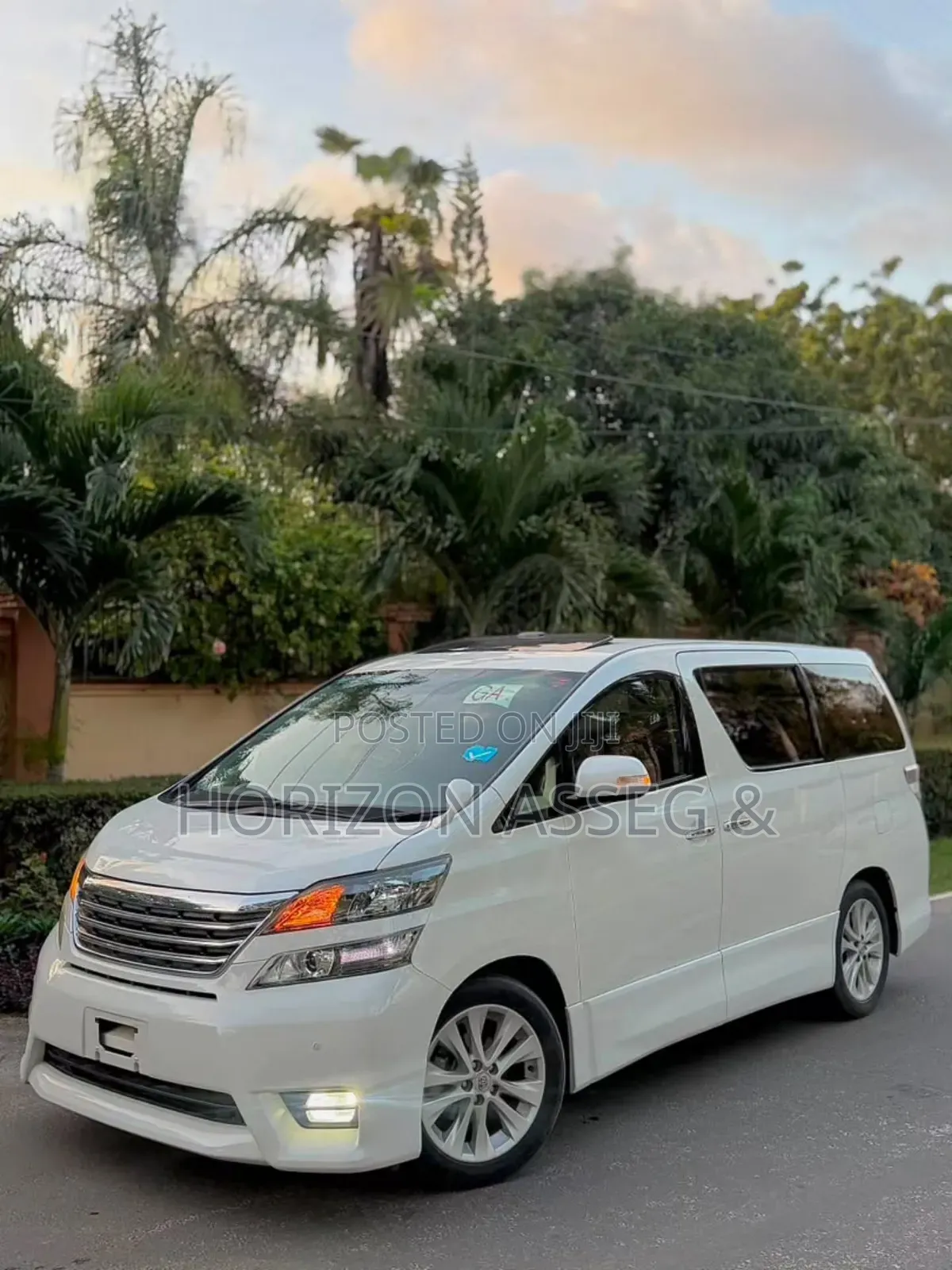 Toyota Vellfire V 2.4 4WD 7-Seater 2012 White