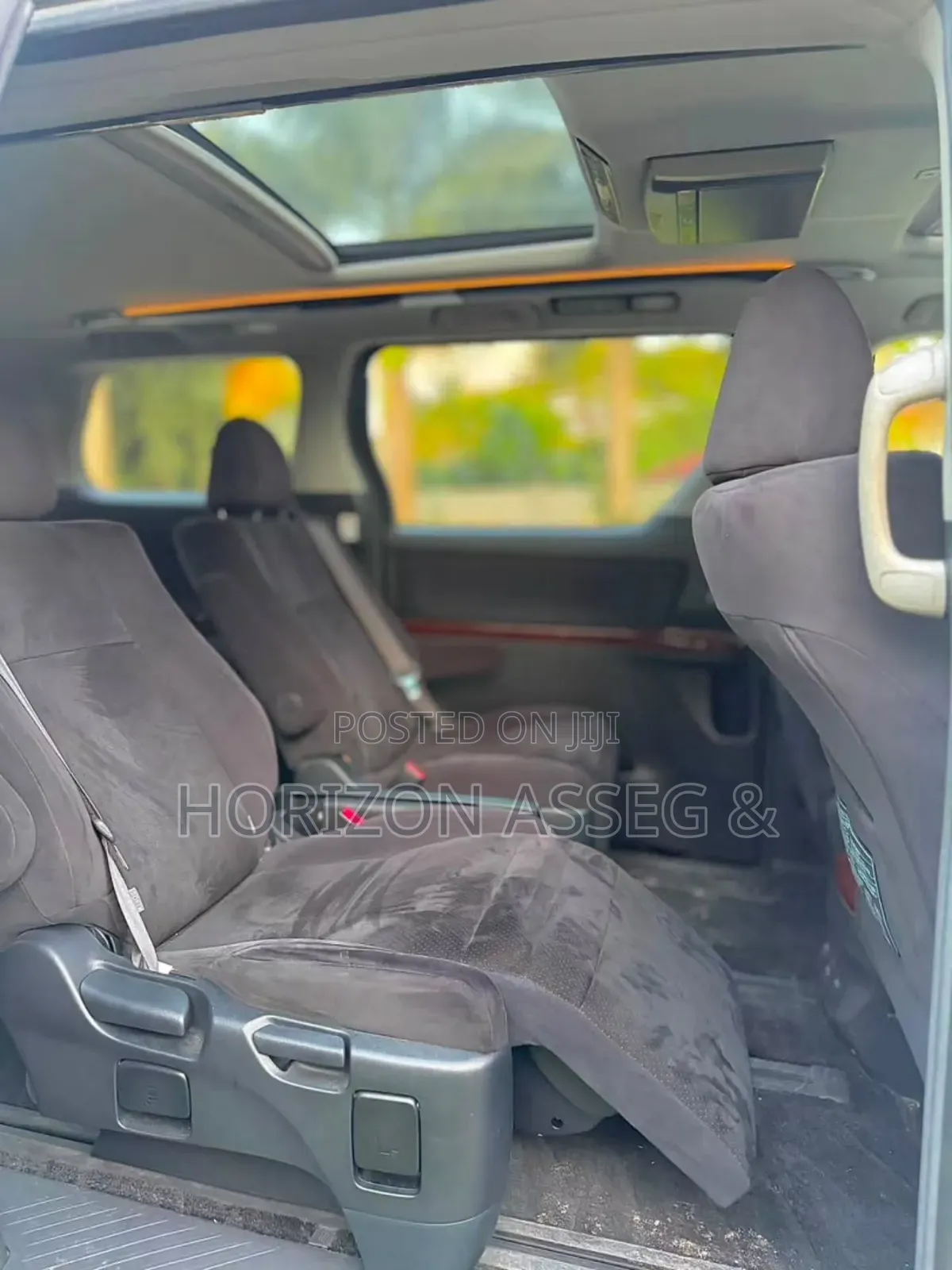 Toyota Vellfire V 2.4 4WD 7-Seater 2012 White