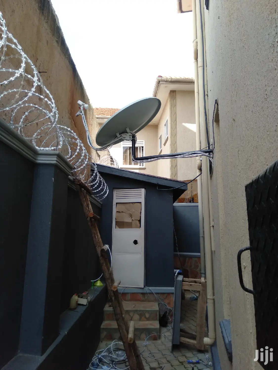 CCTV Dstv Zuku Razor Wire Canal+ Azam Bein Drilling Service