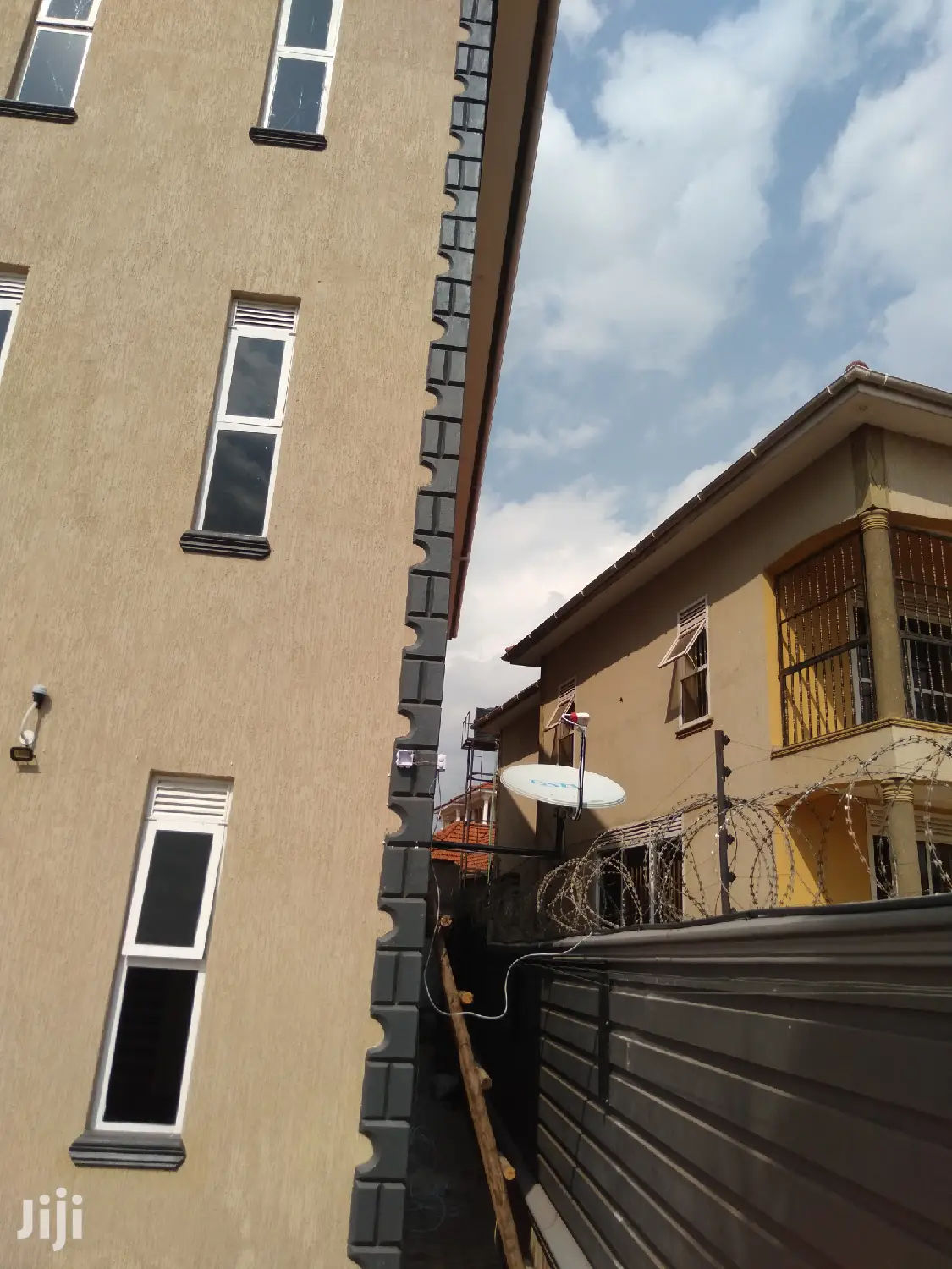 CCTV Dstv Zuku Razor Wire Canal+ Azam Bein Drilling Service