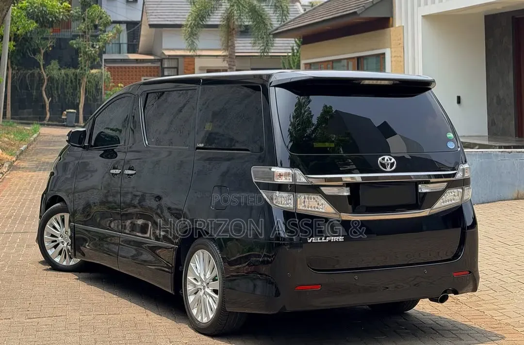 Toyota Vellfire 2011 Black