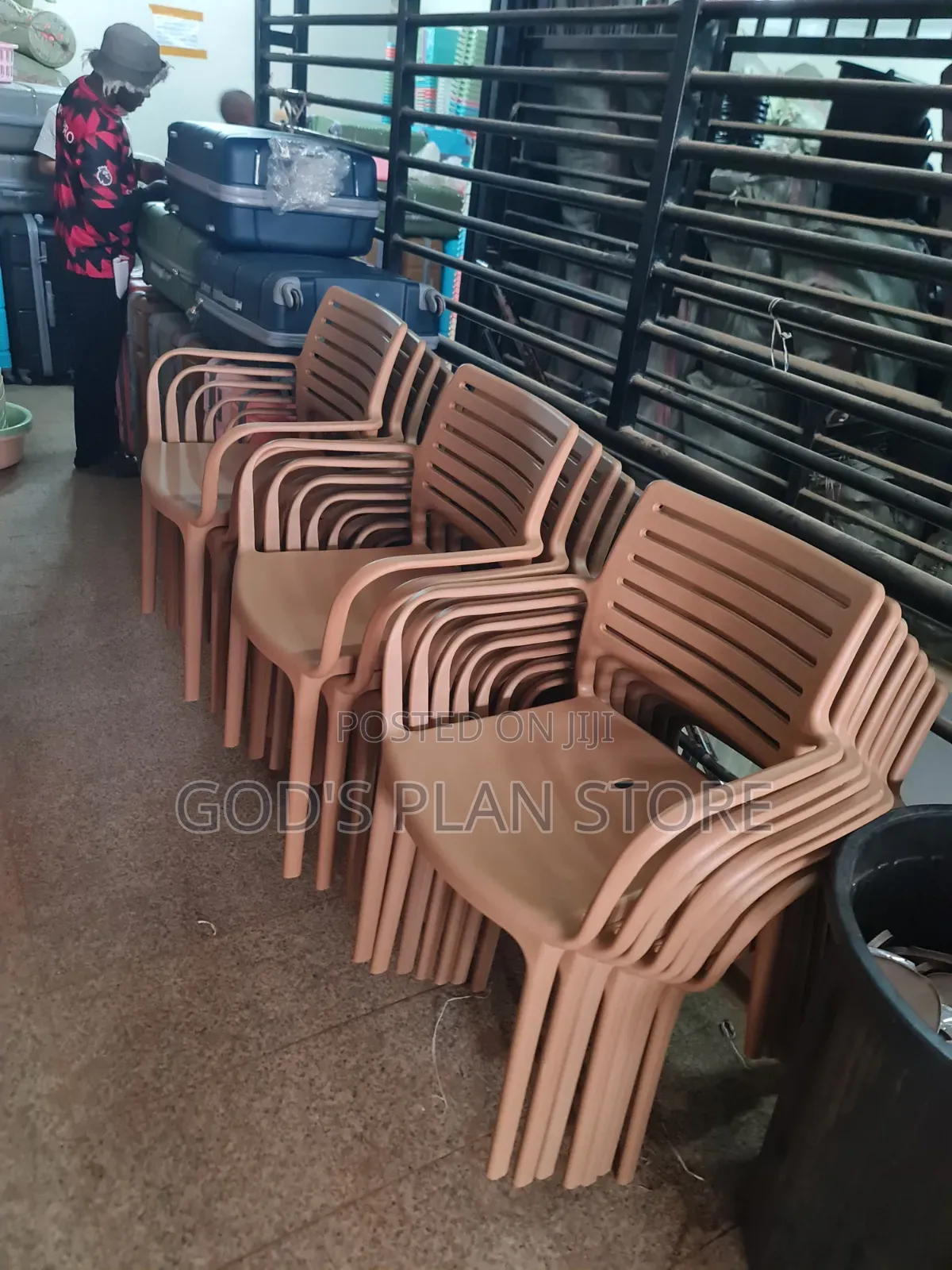 Vento Dining Plastic Chairs Plastic Chairs