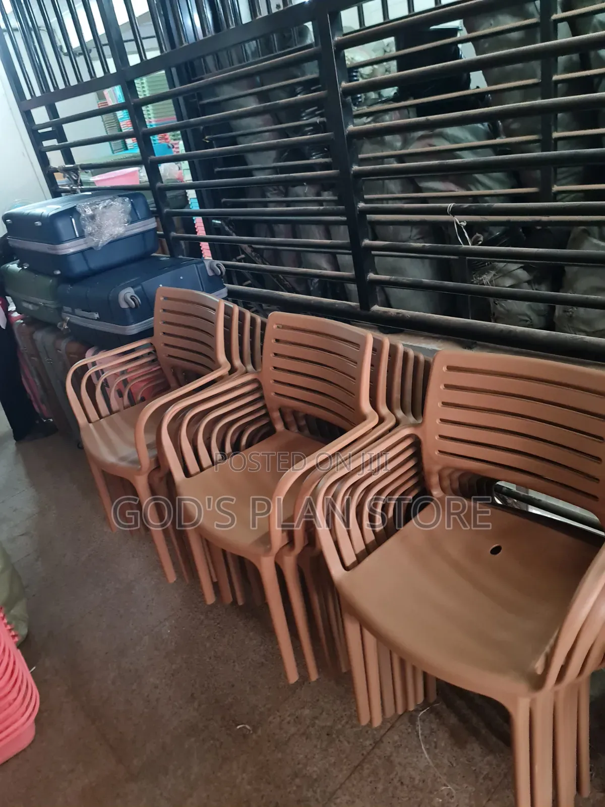 Vento Dining Plastic Chairs Plastic Chairs
