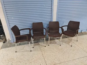 Solid Base Plastic Chairs Plastic Chairs