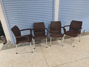 Solid Base Plastic Chairs Plastic Chairs