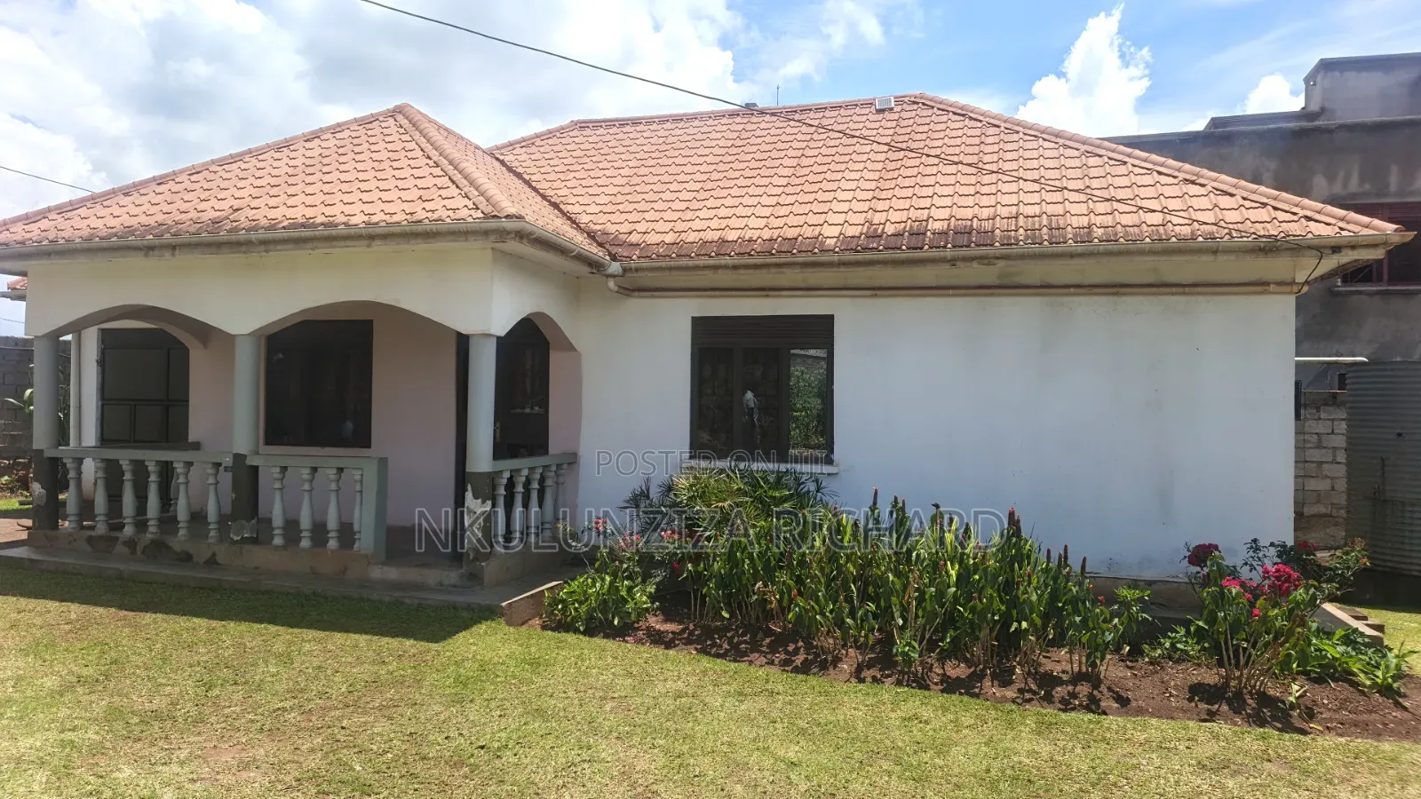 3bdrm Bungalow in Nabusugwe, Kira for sale