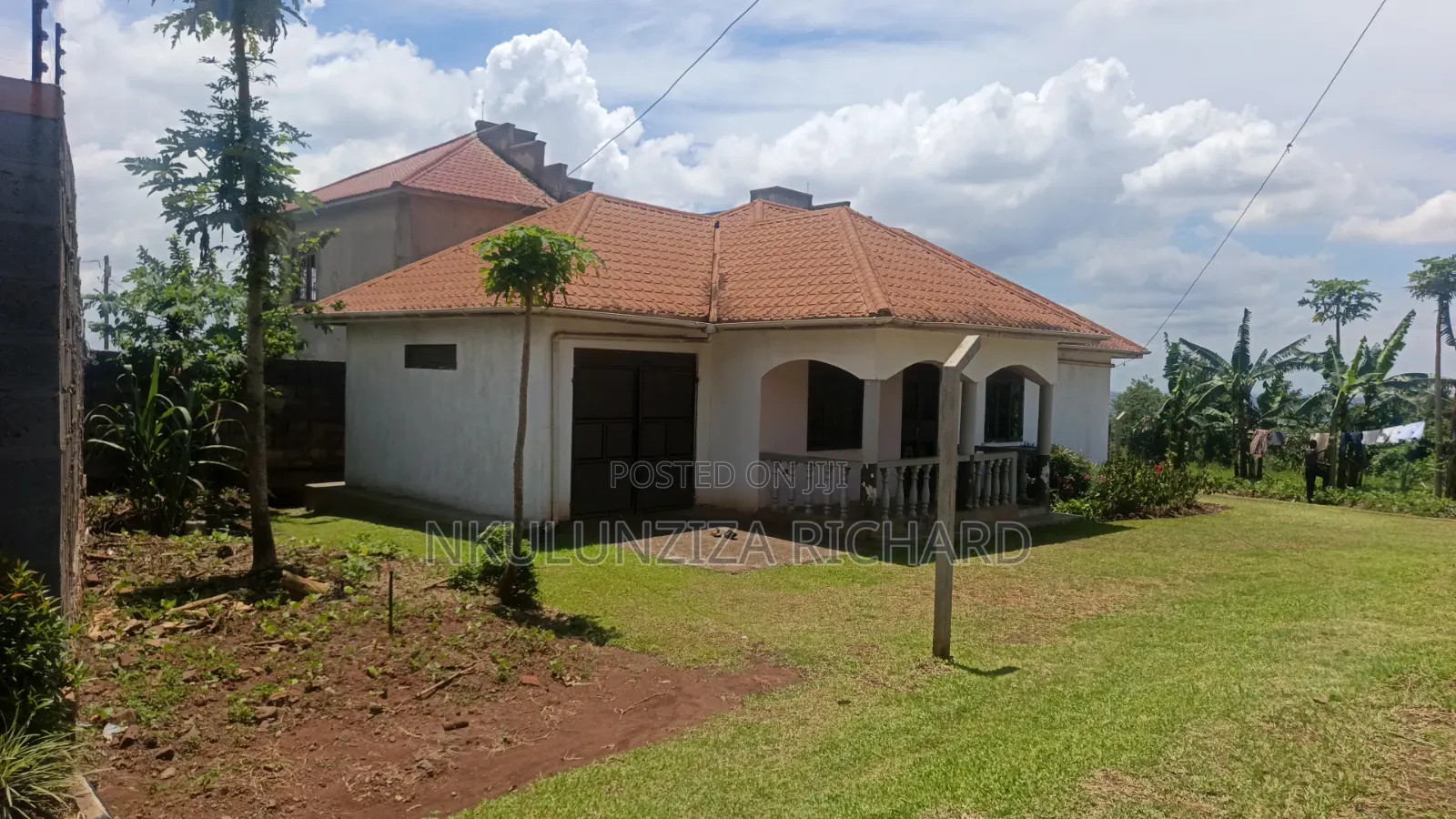 3bdrm Bungalow in Nabusugwe, Kira for sale