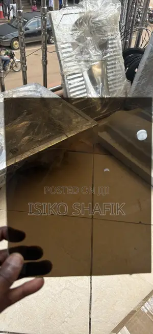 Plain Polycarbonate Material 33
