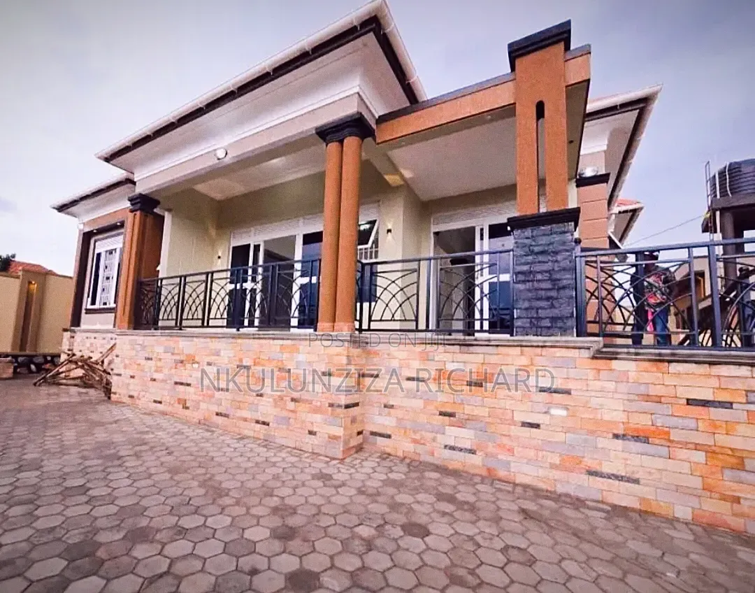 4bdrm Bungalow in Kira Nsasa for sale