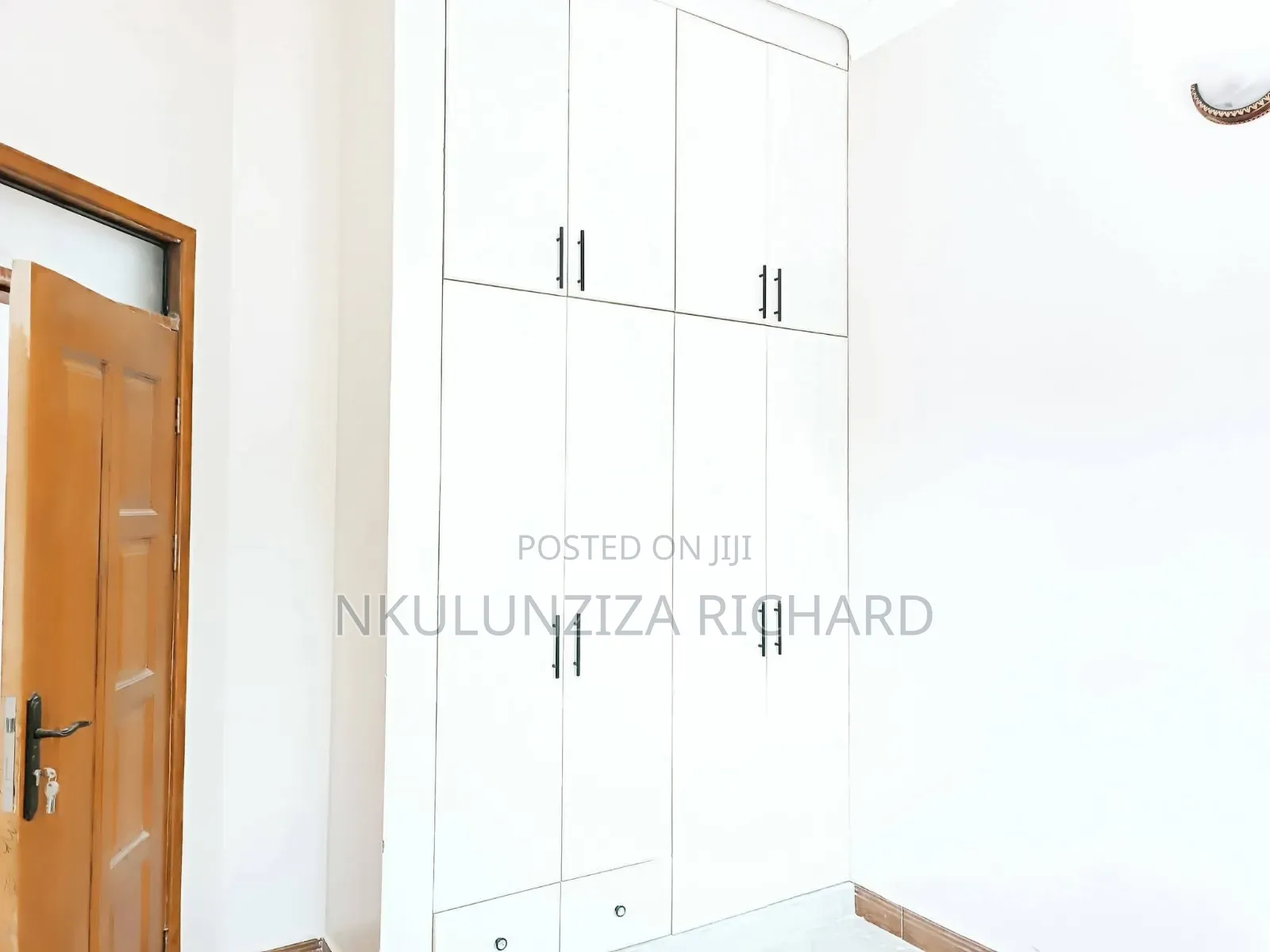 4bdrm Bungalow in Kira Nsasa for sale